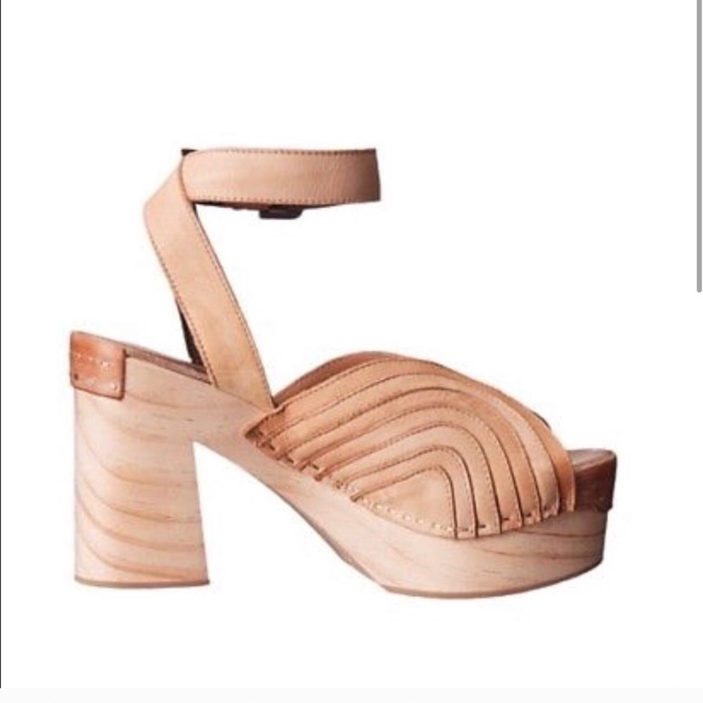 Searching for Free People Orion Clog in 7.5